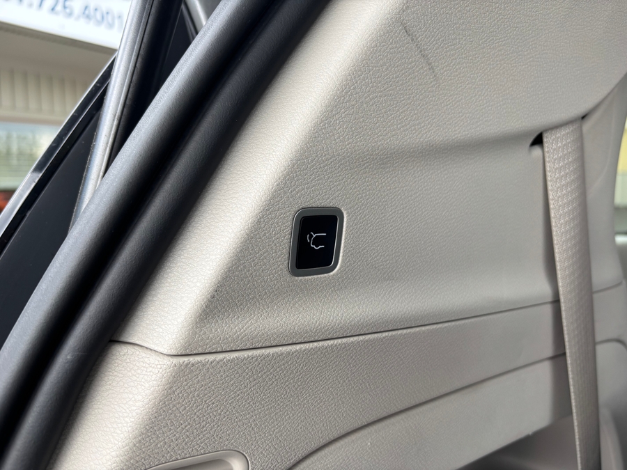 Used 2023 Chrysler Pacifica Touring L Safety - BraunAbility Side Entry Entry In Floor Automatic Ramp