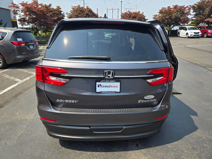 Used 2024 Honda Odyssey EXL - BraunAbility Side Entry In Floor Automatic Ramp