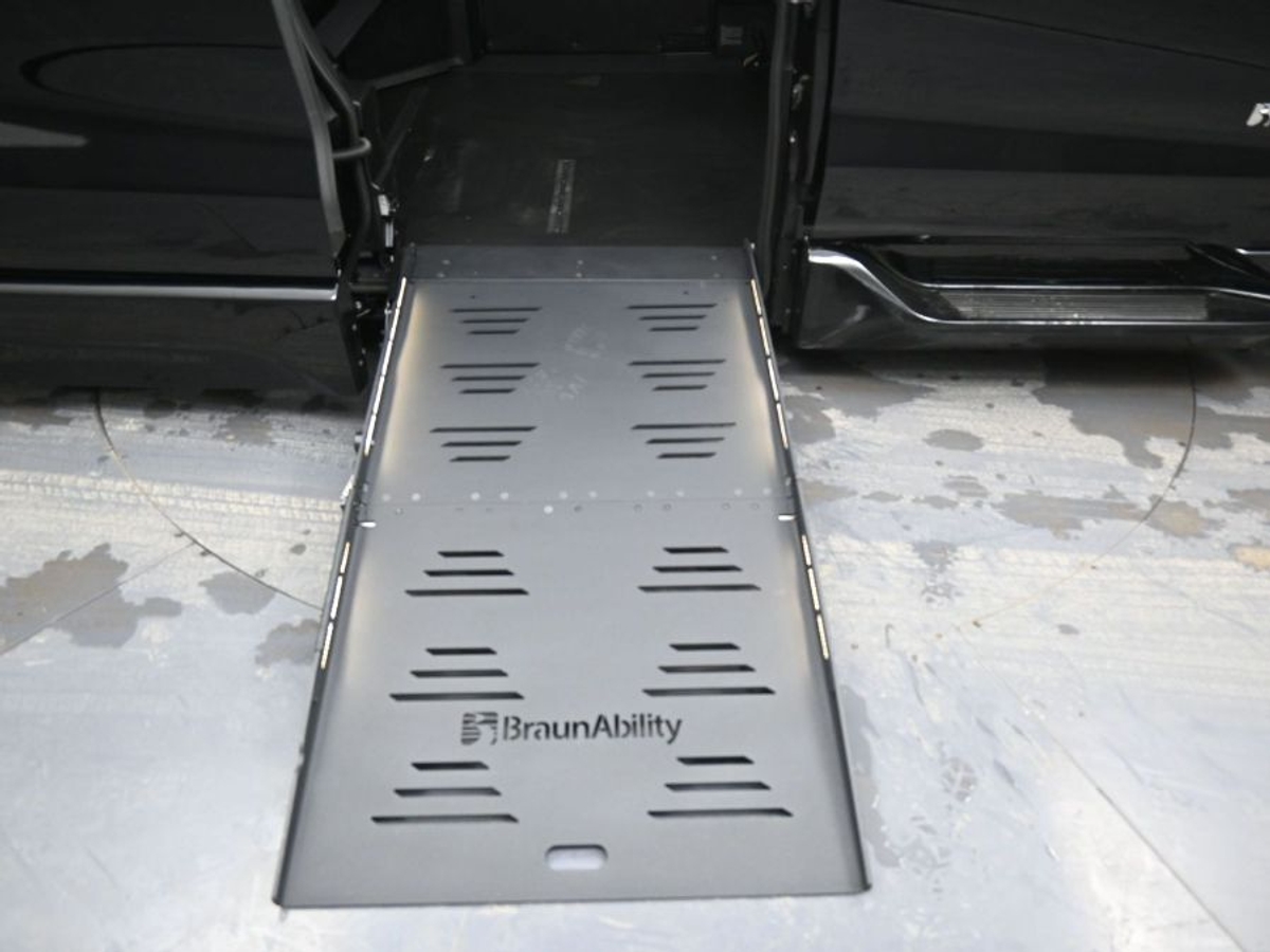 2025 TOYOTA SIENNA - Image 11