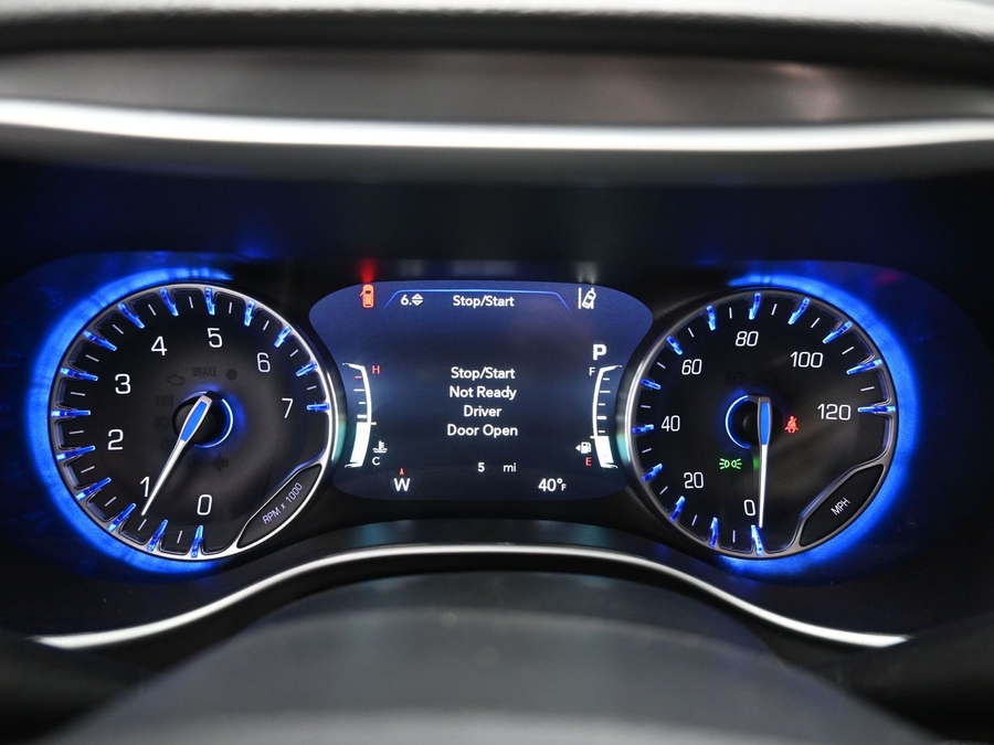 White Chrysler Pacifica image number 13