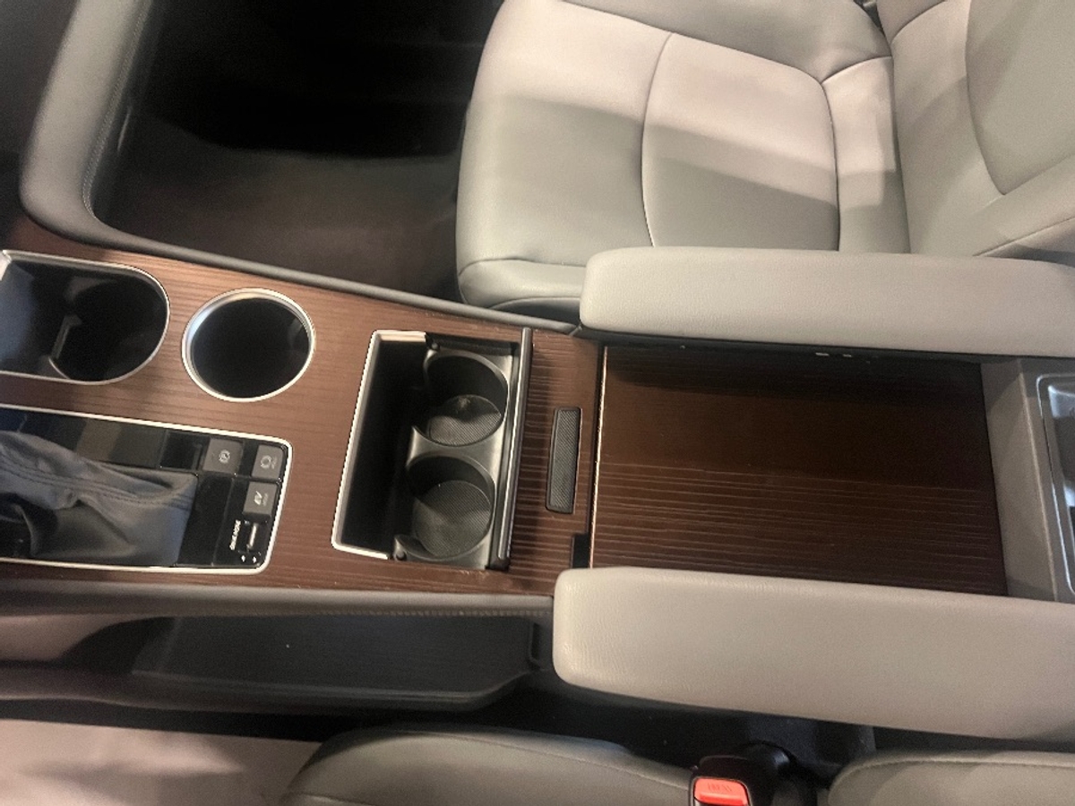 2024 TOYOTA SIENNA - Image 15