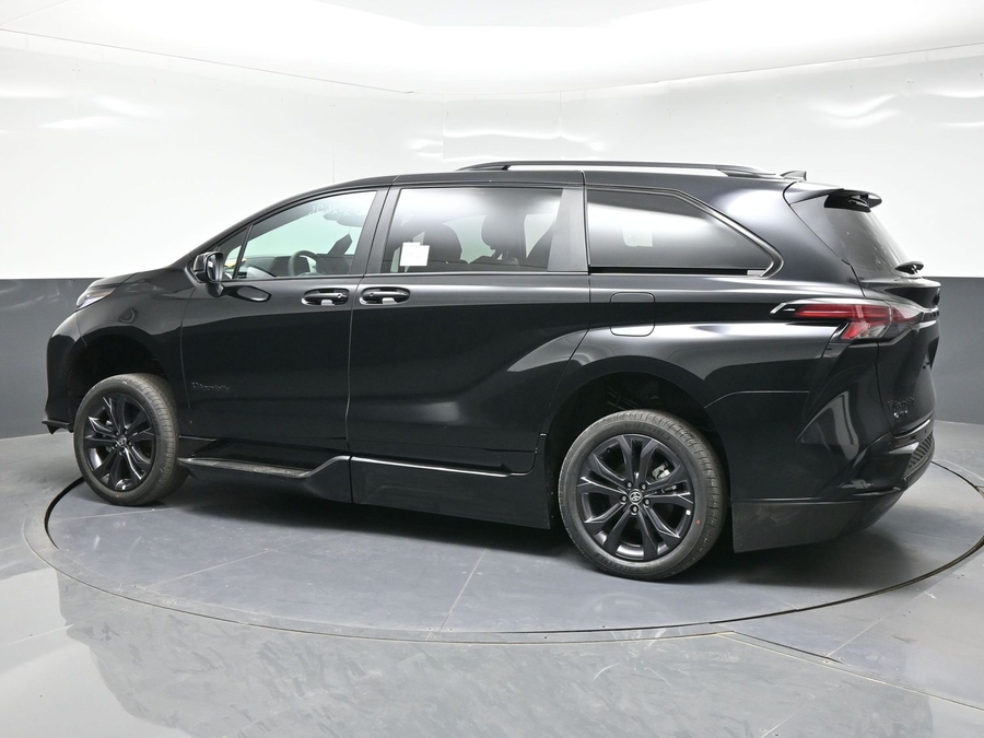New 2026 Toyota Sienna Hybrid XSE Sport - BraunAbility Side Entry Fold Out Automatic Ramp