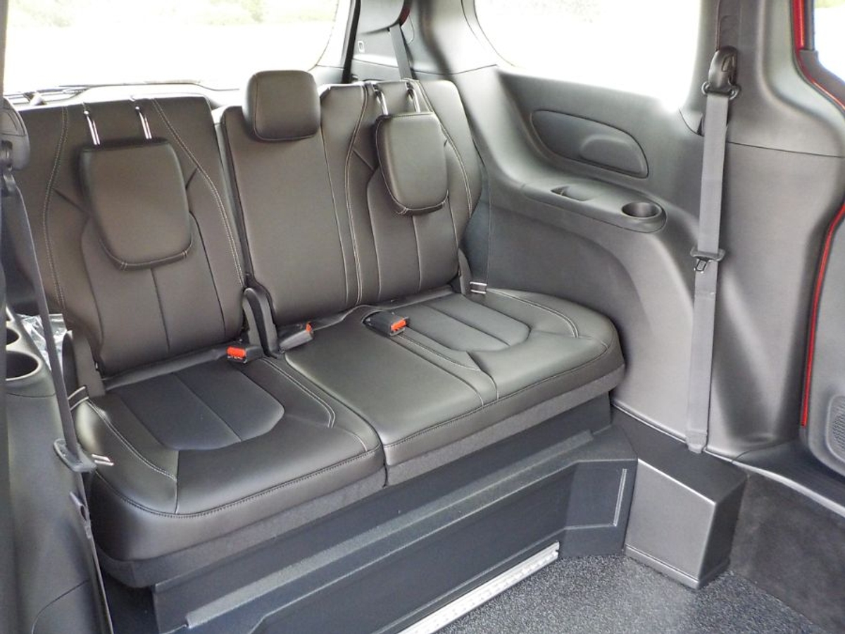 Red Chrysler Pacifica image number 16