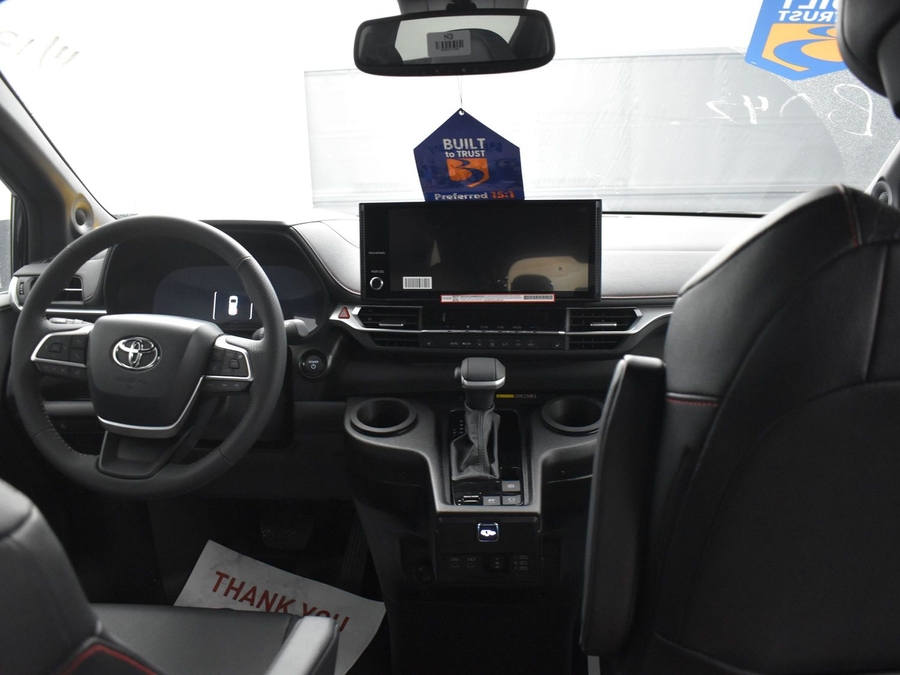 New 2025 Toyota Sienna Hybrid XSE Sport - BraunAbility Side Entry Entry Fold Out Automatic Ramp