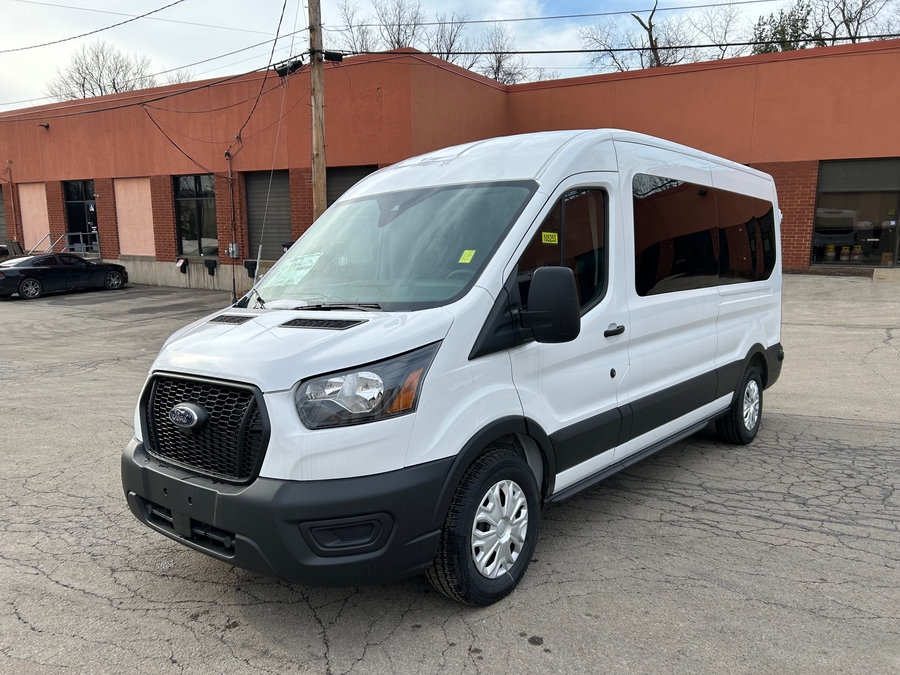 White Ford T350 image number 13