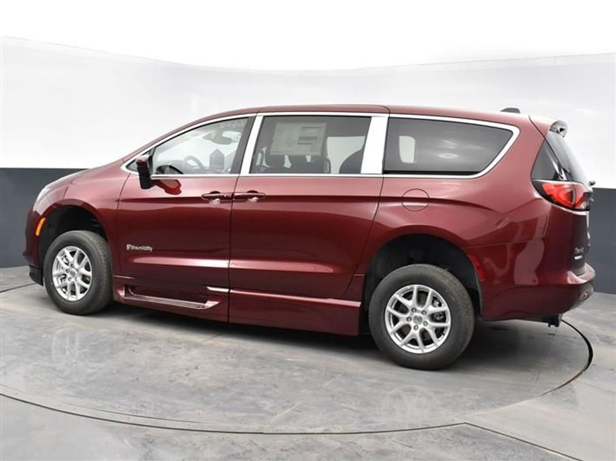 2023 CHRYSLER VOYAGER - Image 10