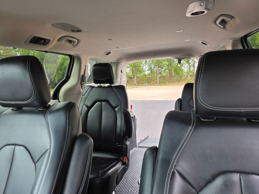 Used 2023 Chrysler Pacifica Touring L -   Entry  Ramp