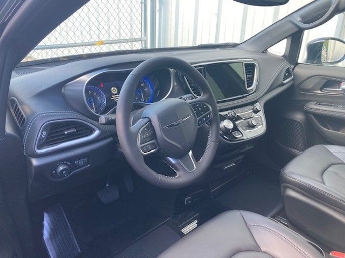 2026 CHRYSLER PACIFICA - Image 6