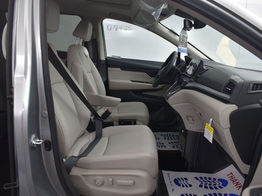 New 2025 Honda Odyssey EX-L - BraunAbility Side Entry Entry In Floor Automatic Ramp