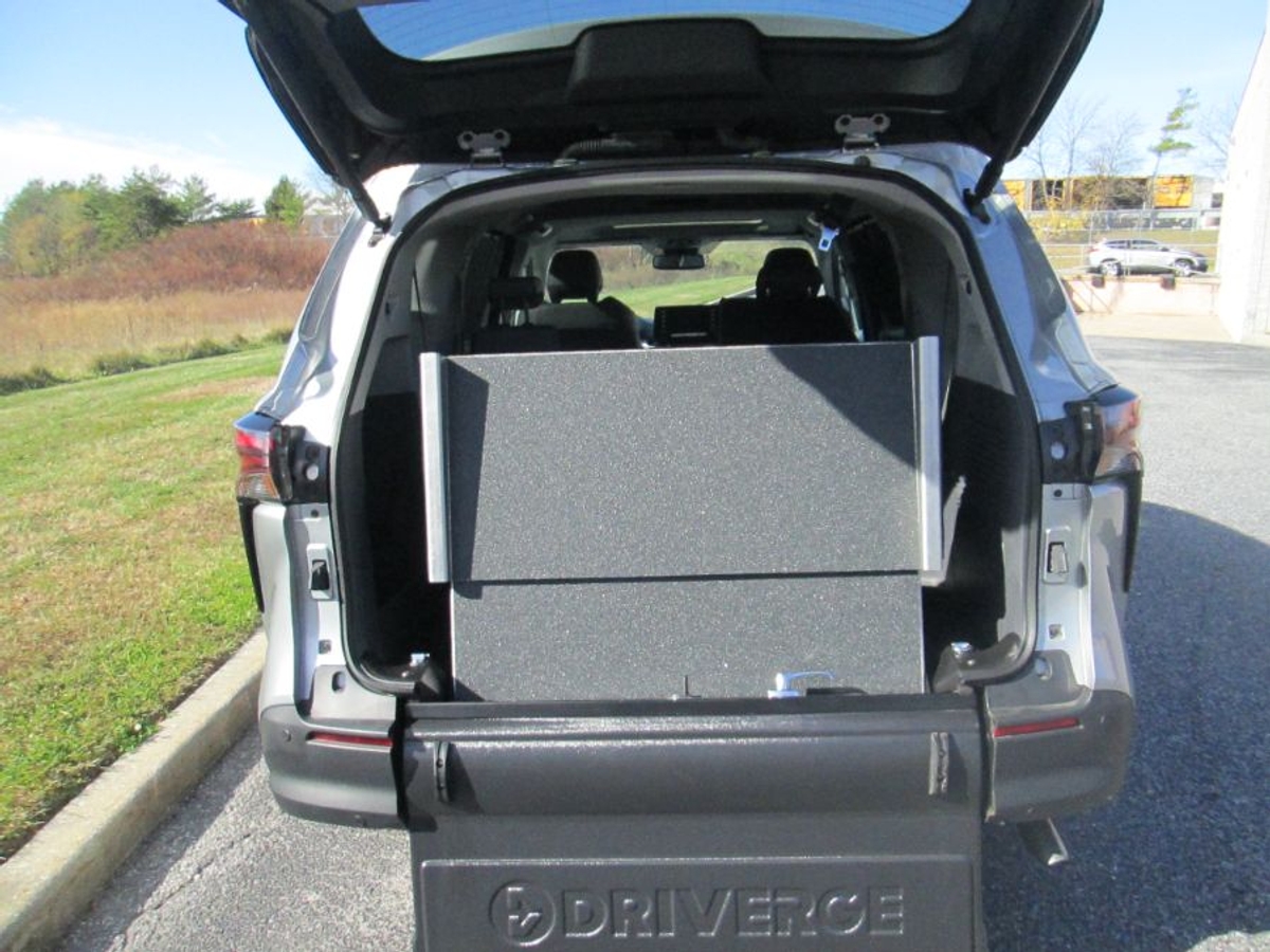 2024 TOYOTA SIENNA - Image 12