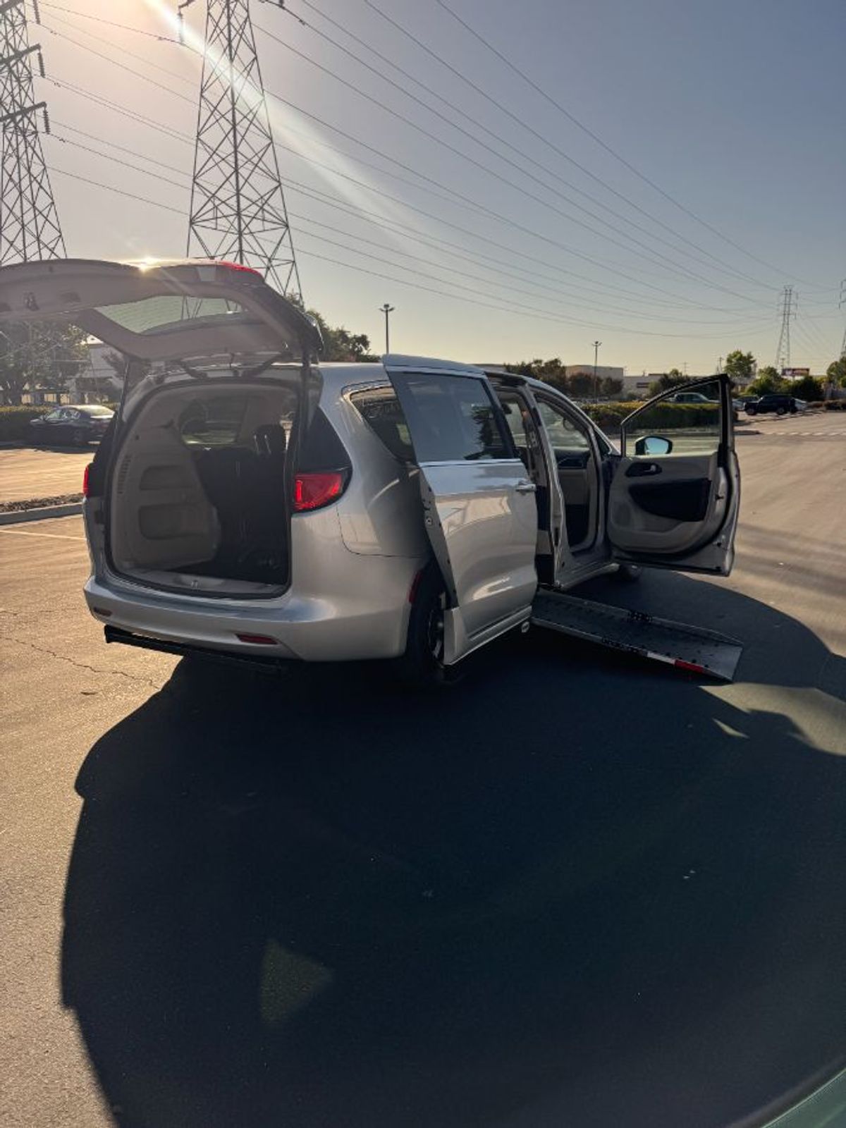 2023 CHRYSLER VOYAGER - Image 15