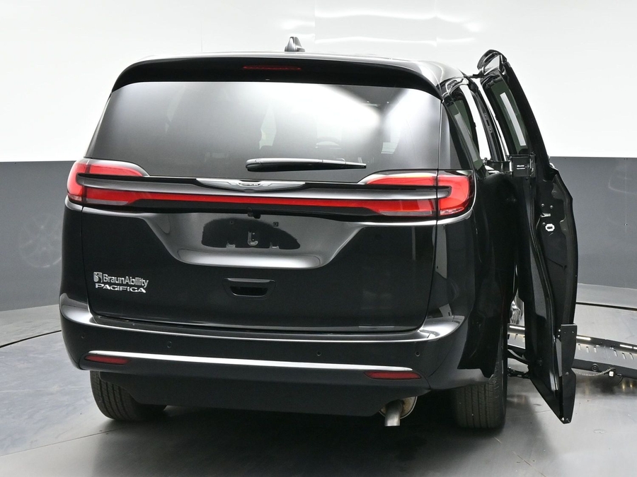 2026 Chrysler Pacifica's photo