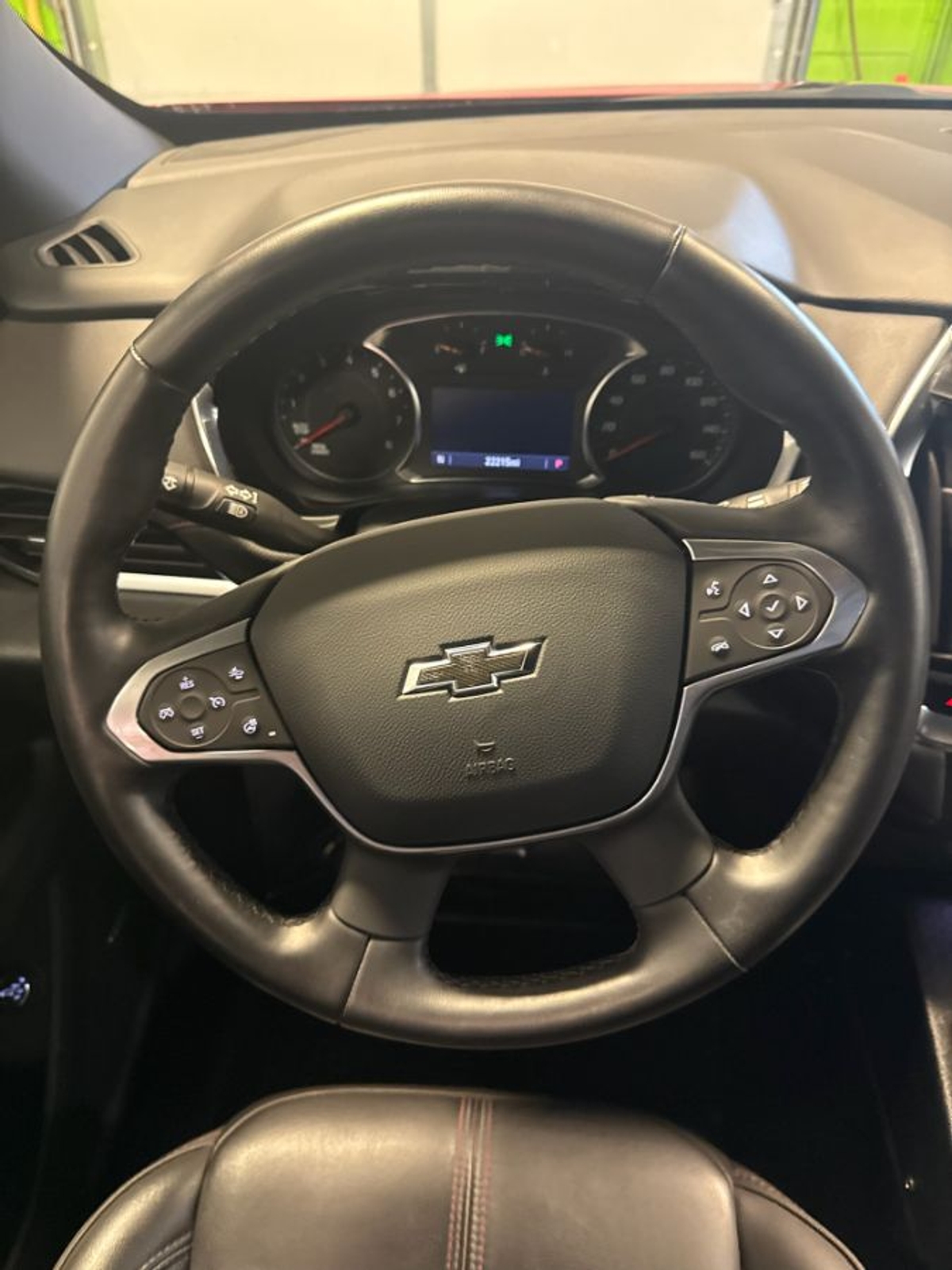 Red Chevrolet Traverse image number 12