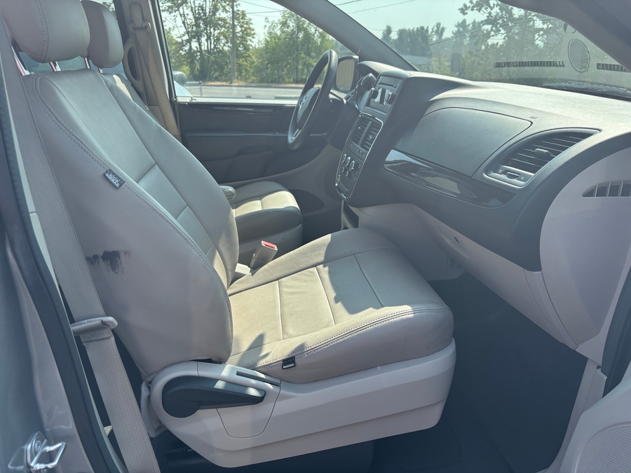 Used 2015 Dodge Grand Caravan SXT - BraunAbility Side Entry Fold Out Automatic Ramp