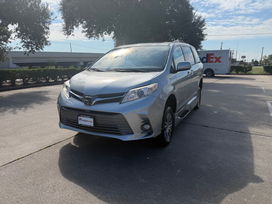 Used 2020 Toyota Sienna XLE - VMI Side Entry In Floor Automatic Ramp
