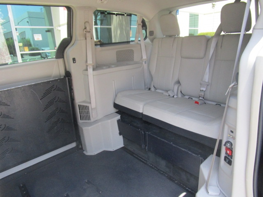 Used 2015 Chrysler Town and Country Touring-L - El Dorado Side Entry Entry Fold Out Automatic Ramp