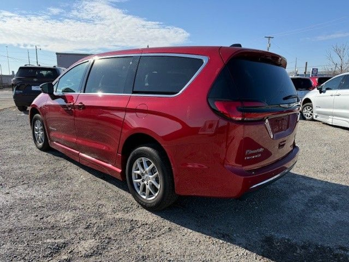 2025 CHRYSLER PACIFICA - Image 7