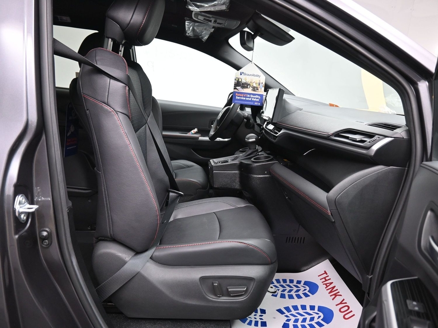 New 2025 Toyota Sienna Hybrid XSE Sport - BraunAbility Side Entry Entry Fold Out Automatic Ramp