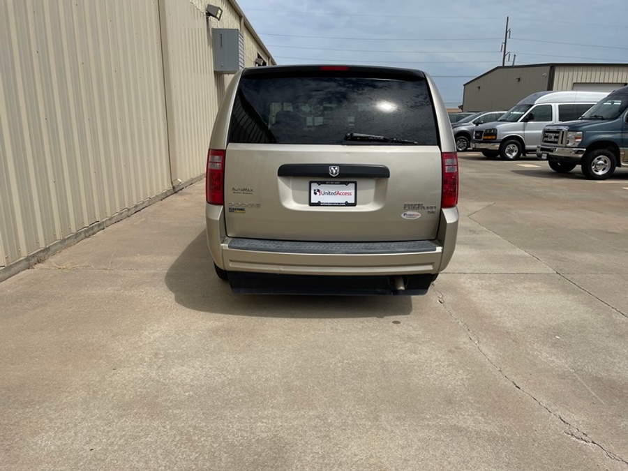 Used 2009 Dodge Grand Caravan SE - BraunAbility Side Entry Fold Out Automatic Ramp