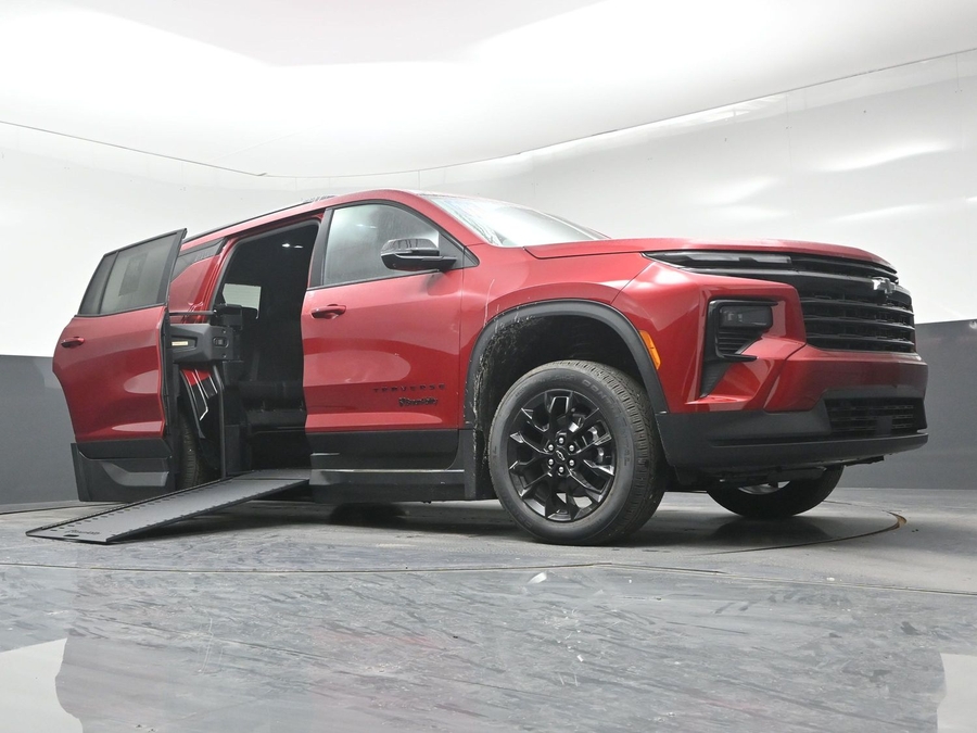 Red Chevrolet Traverse image number 10