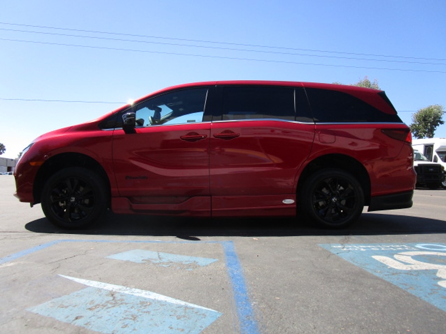 New 2026 Honda Odyssey Sport - BraunAbility Side Entry In Floor Automatic Ramp