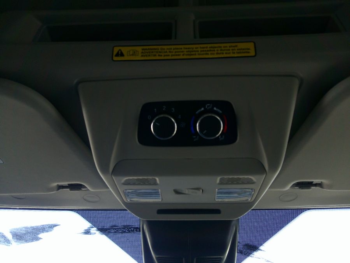 White Ford T350 image number 16