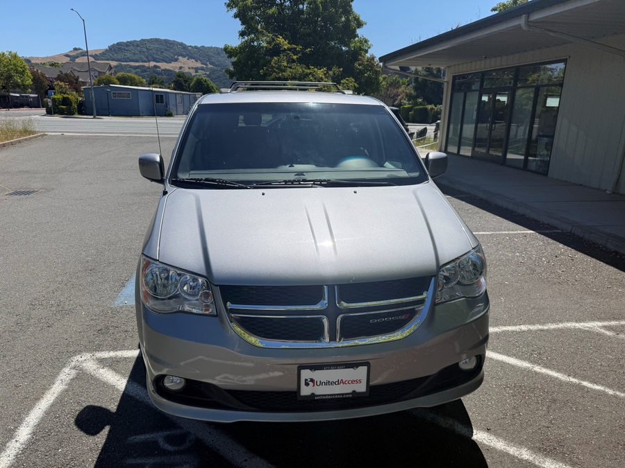 Used 2017 DODGE GRAND CARAVAN SXT - BraunAbility Side Entry Entry Fold Out Automatic Ramp