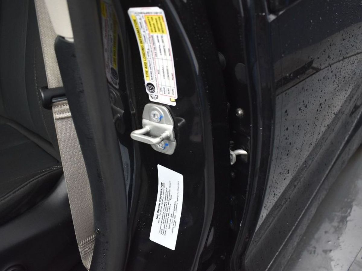 2023 CHRYSLER VOYAGER - Image 6