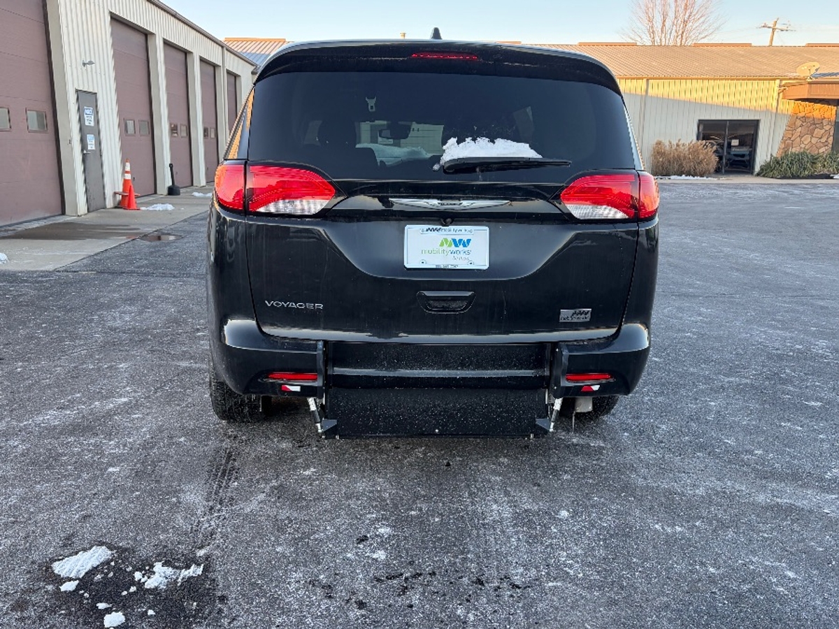 2024 CHRYSLER VOYAGER - Image 8
