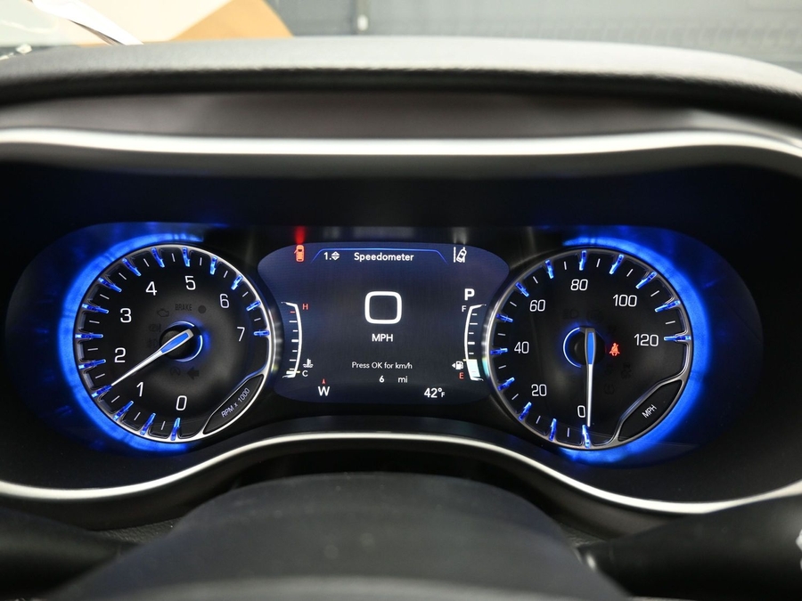 New 2025 Chrysler Pacifica Select Safety - BraunAbility Side Entry Entry Fold Out Automatic Ramp