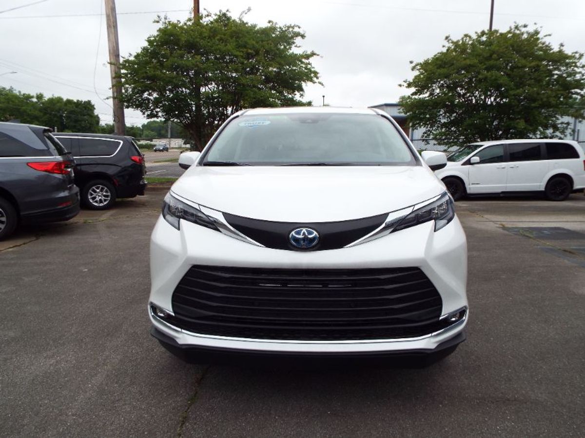 2024 TOYOTA SIENNA - Image 3