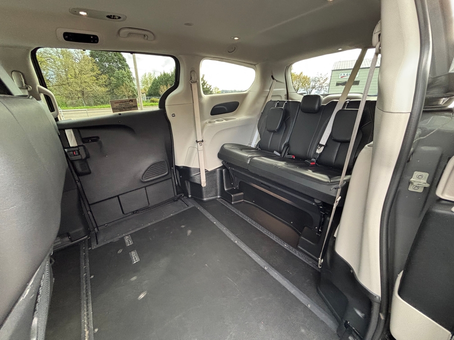 Used 2023 Chrysler Pacifica Touring L Safety - BraunAbility Side Entry Entry In Floor Automatic Ramp