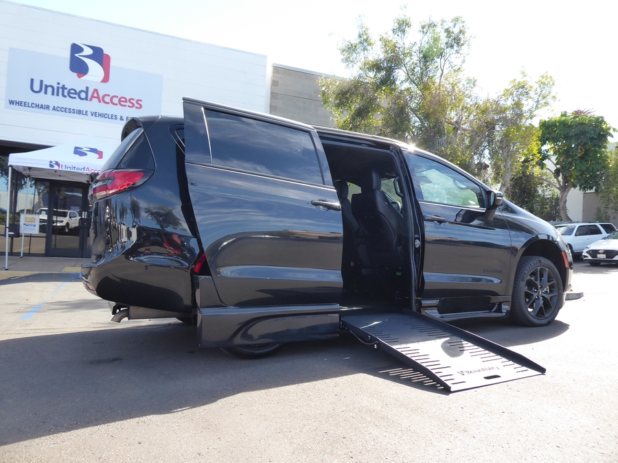 Used 2023 Chrysler Pacifica Touring L - BraunAbility Side Entry Fold Out Automatic Ramp