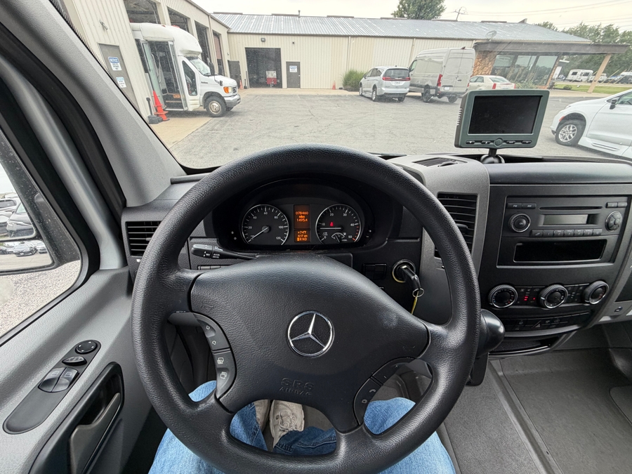  Mercedes-Benz Sprinter image number 18