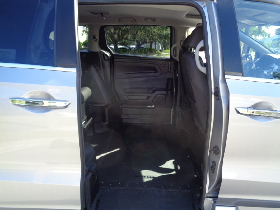 Used 2022 Honda Odyssey EX-L - VMI Side Entry Entry In Floor Automatic Ramp
