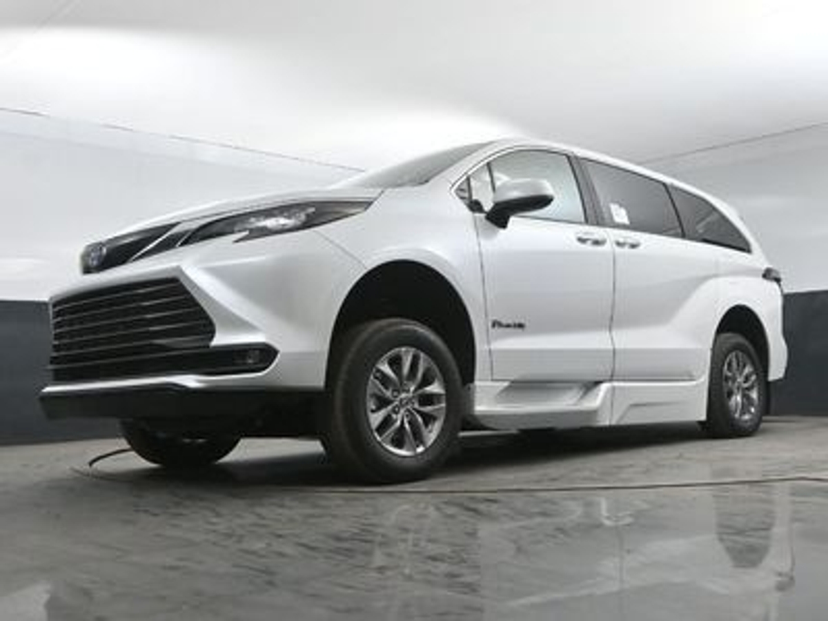 2025 TOYOTA SIENNA - Image 10