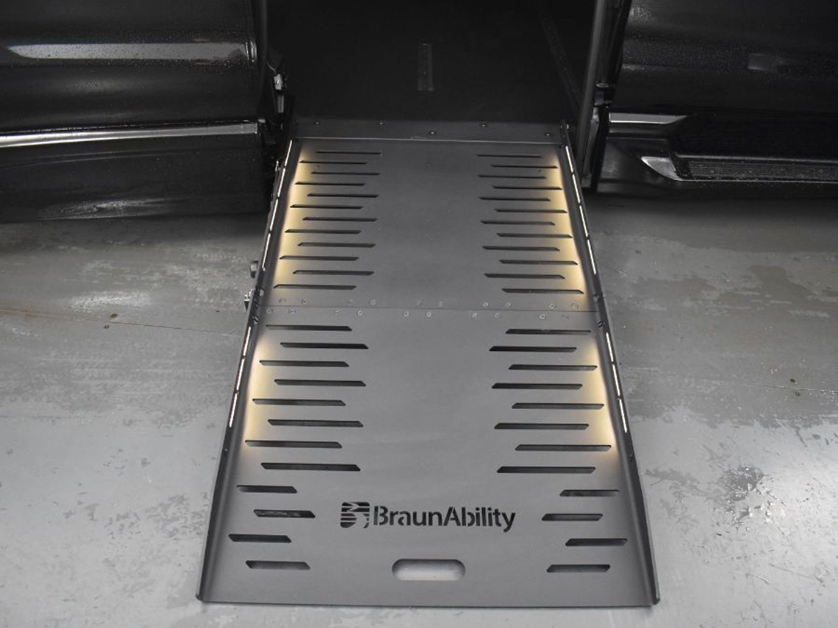 2025 CHRYSLER PACIFICA - Image 11