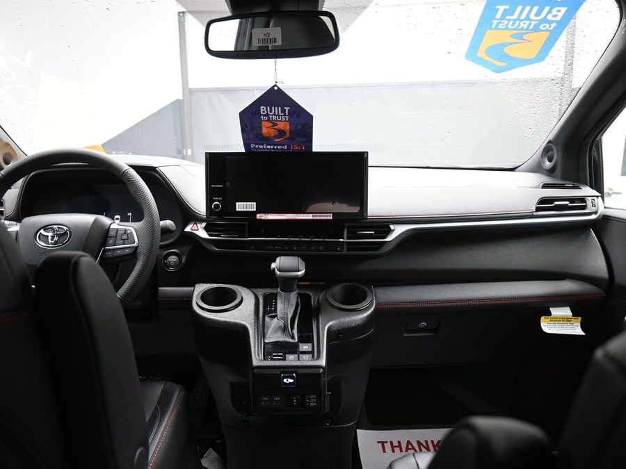 New 2025 Toyota Sienna Hybrid XSE Sport - BraunAbility Side Entry Entry Fold Out Automatic Ramp