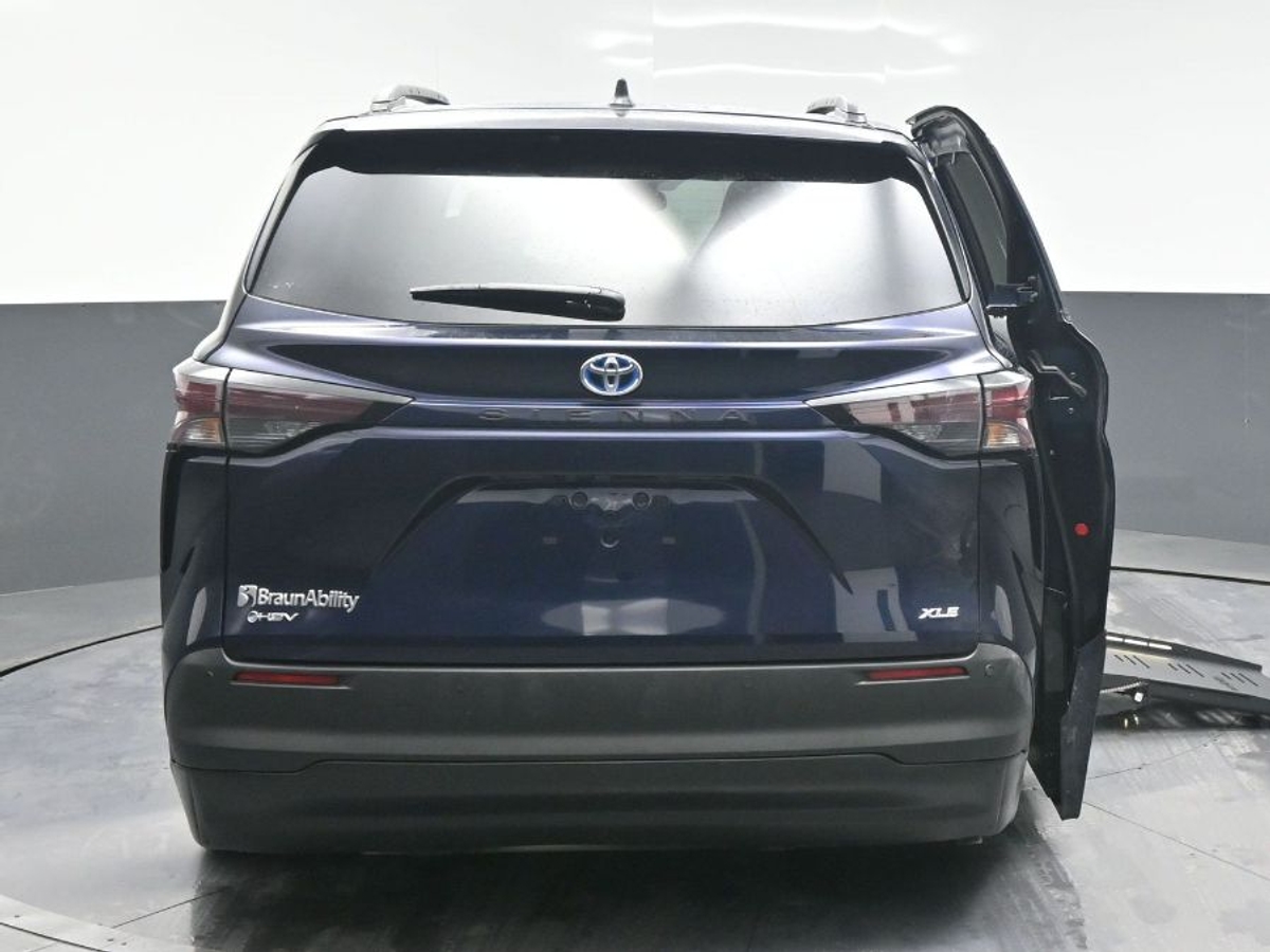 2025 TOYOTA SIENNA - Image 6
