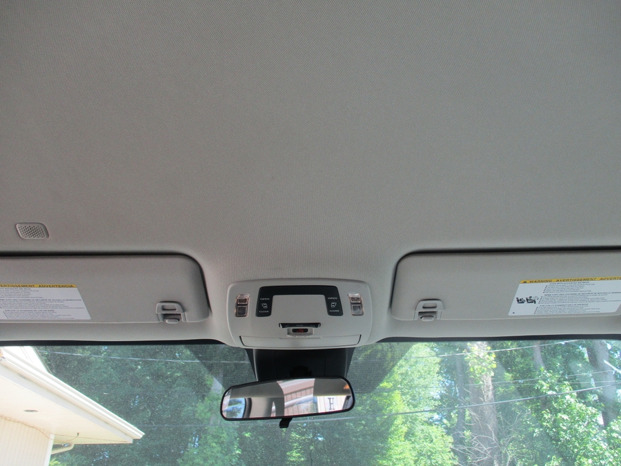 White Toyota Sienna image number 11