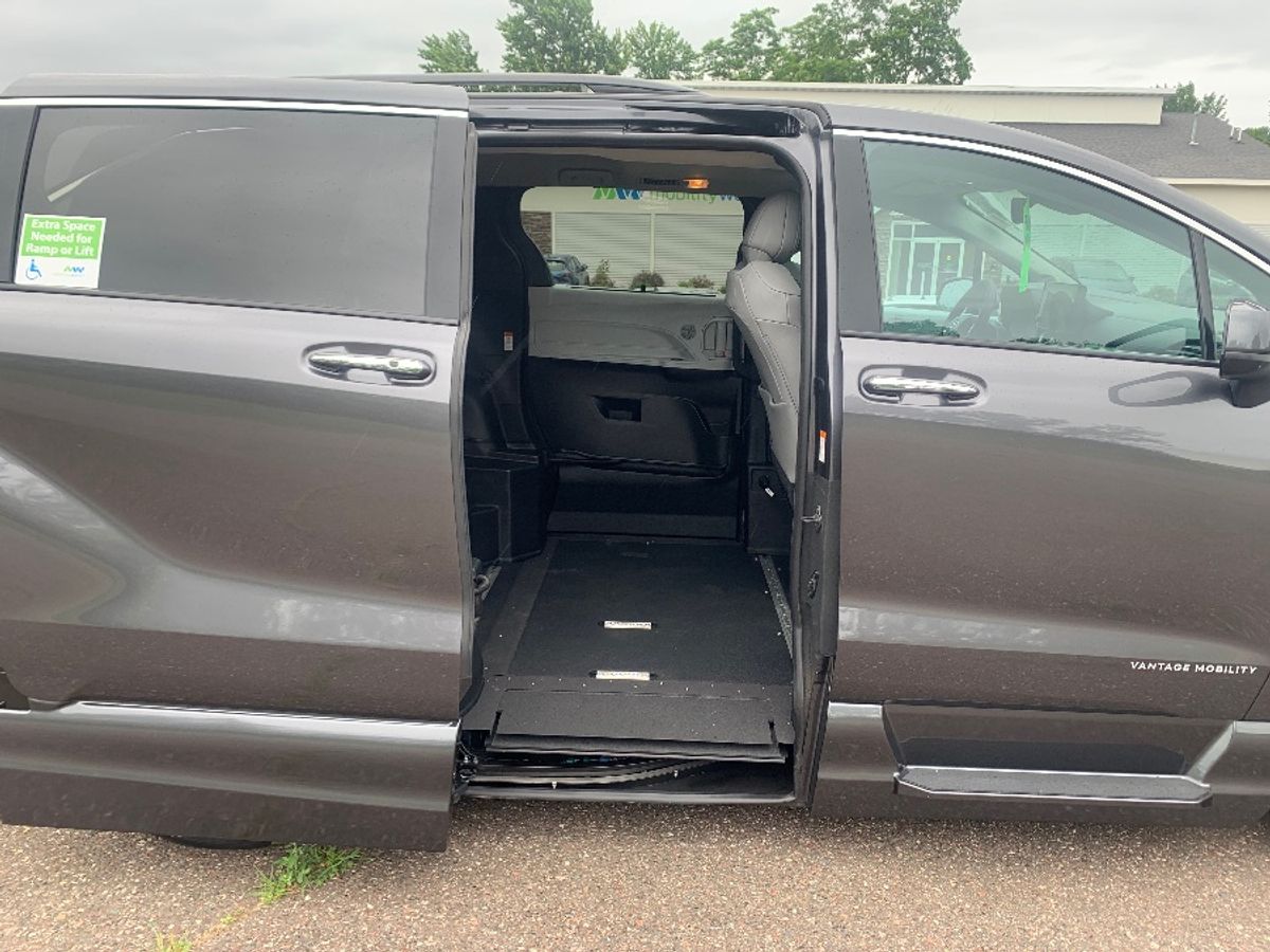 Metallic Gray Toyota Sienna image number 8