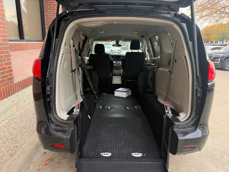 Used 2022 Chrysler Voyager LX - ATS Rear Entry Entry Fold Out Manual Ramp