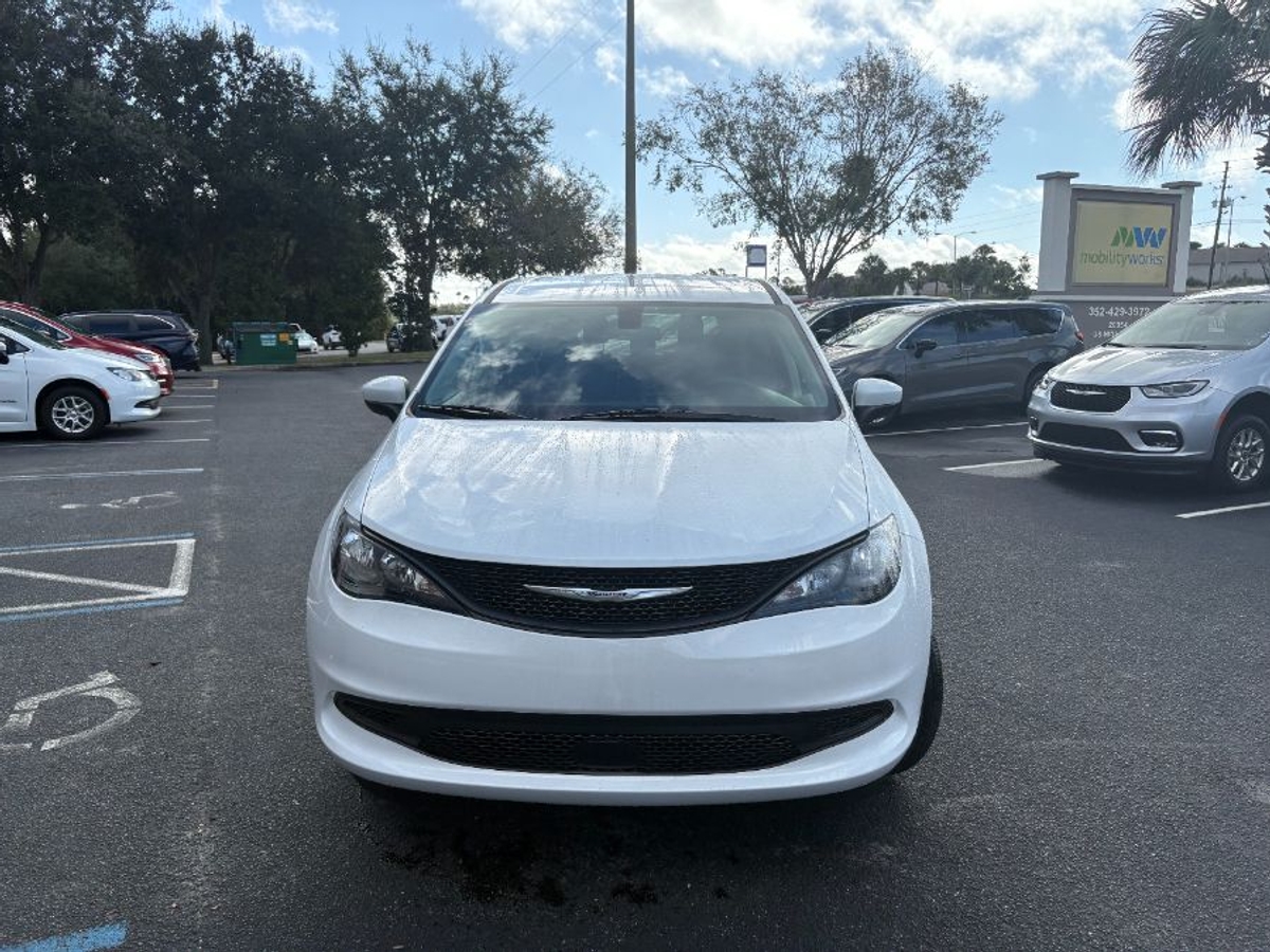 2022 CHRYSLER VOYAGER - Image 1