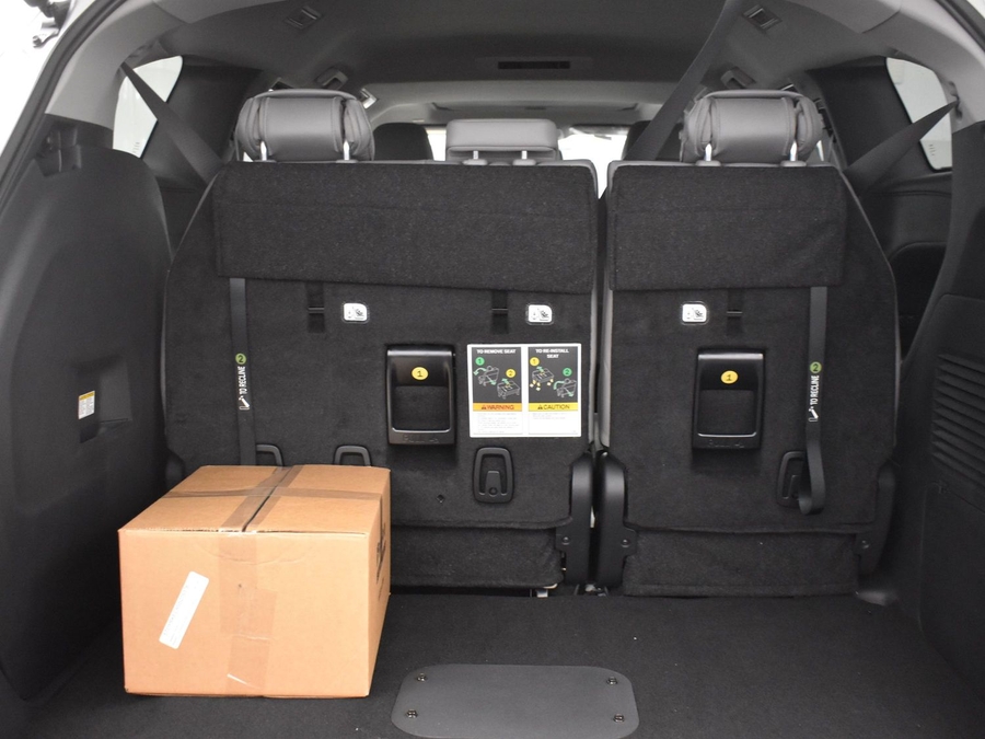 New 2025 Toyota Sienna Hybrid XLE Base - BraunAbility Side Entry Entry Fold Out Automatic Ramp