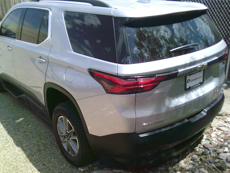 Used 2022 Chevrolet Traverse 1LT - BraunAbility Side Entry In Floor Automatic Ramp