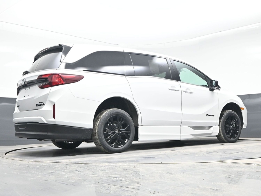 New 2026 Honda Odyssey Sport - BraunAbility Side Entry Entry In Floor Automatic Ramp