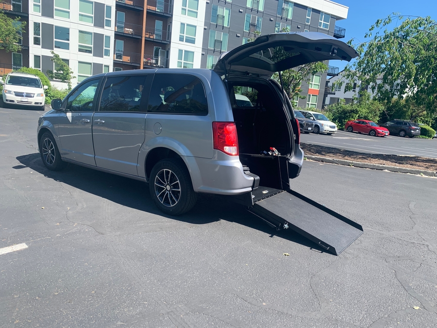 Used 2019 Dodge Grand Caravan GT - International Mobility Rear Entry Entry Fold Out Manual Ramp