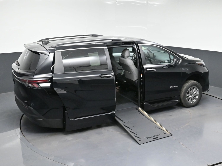 New 2026 Toyota Sienna Hybrid XLE Add - BraunAbility Side Entry In Floor Automatic Ramp