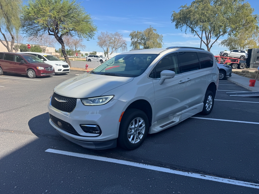 Used 2021 Chrysler Pacifica Touring L - BraunAbility Side Entry Fold Out Automatic Ramp