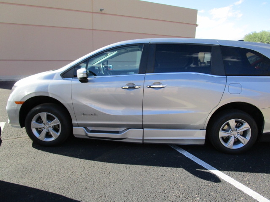Used 2019 Honda Odyssey EX-L - BraunAbility Side Entry Entry In Floor Automatic Ramp
